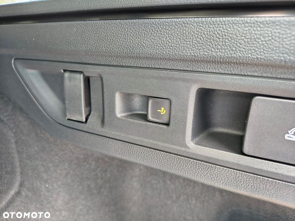 Skoda Superb 2.0 TDI SCR 4x4 L&K DSG - 11