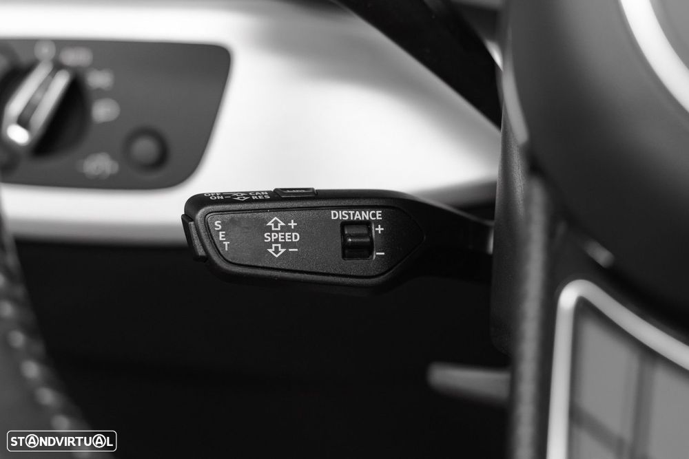 Audi A4 Avant 40 TFSI S tronic S line - 16