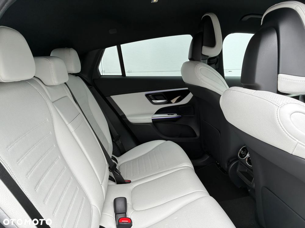 Mercedes-Benz GLC 200 mHEV 4-Matic AMG Line - 6