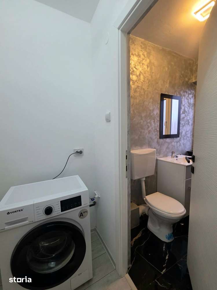 De vanzare apartament in zona Pietei, recent renovat, decomandat - Imagine principală: 4/10
