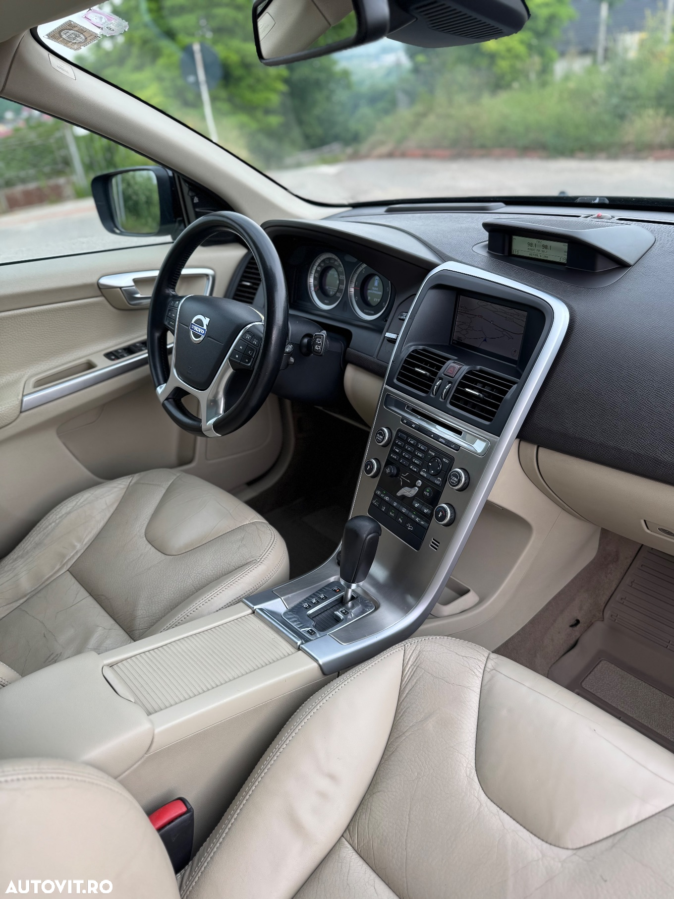 Volvo XC 60 D5 AWD A6 Basic - 10