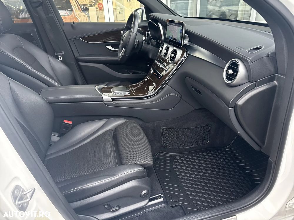 Mercedes-Benz GLC - 27