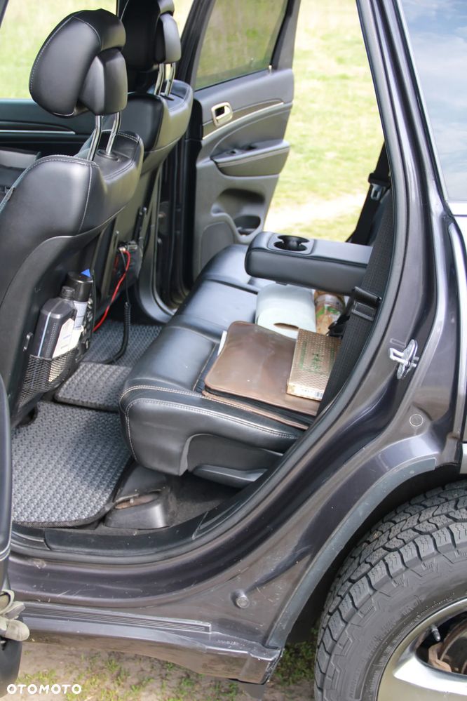 Jeep Grand Cherokee - 23