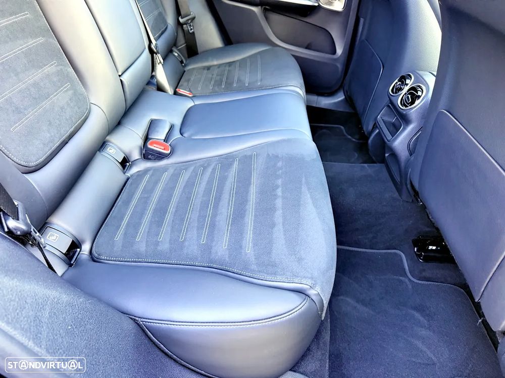 Mercedes-Benz GLC 300 e 4Matic - 30