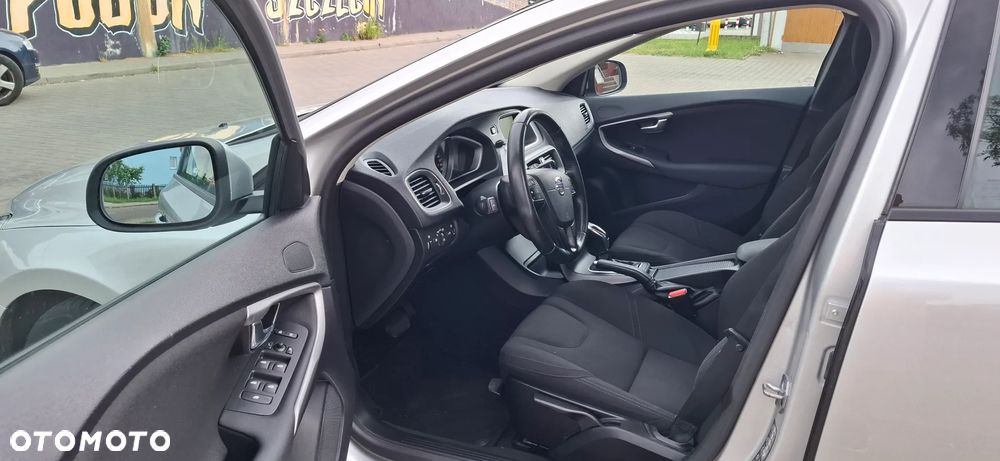 Volvo V40 D2 Geartronic Summum - 10