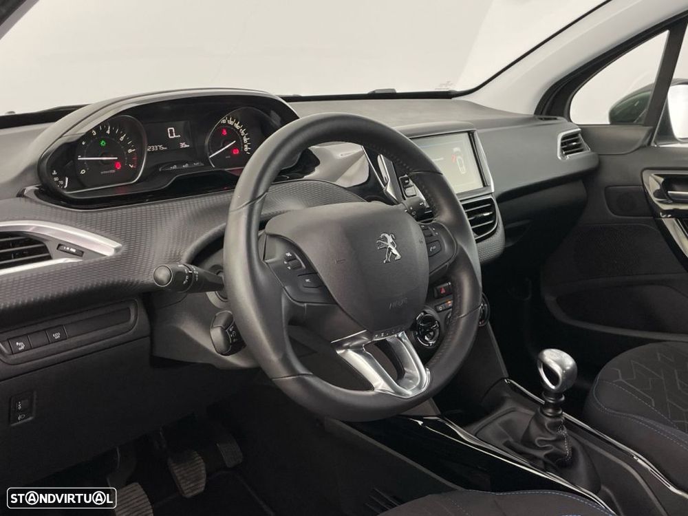 Peugeot 2008 1.2 PureTech Signature - 16