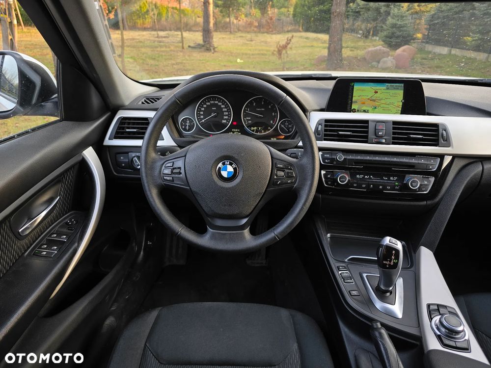 BMW Seria 3 320d Sport Line - 5