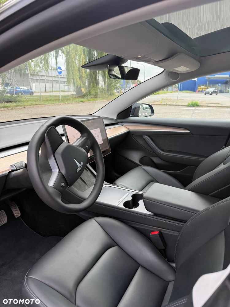 Tesla Model 3 AWD - 13