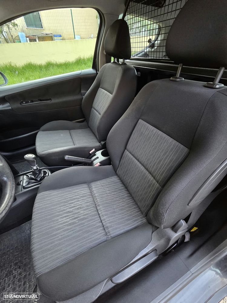Peugeot 207 - 12