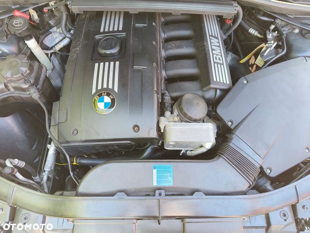 BMW Seria 3 325i - 29