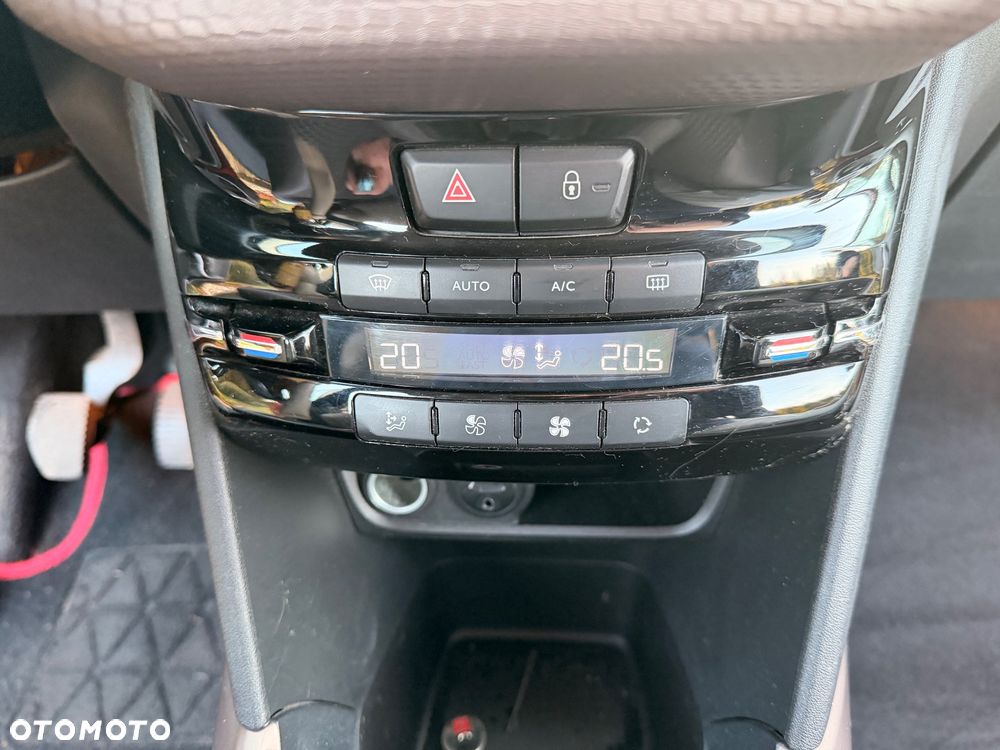 Peugeot 2008 1.2 Pure Tech Active S&S - 14