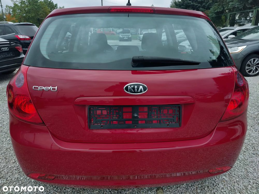 Kia Ceed - 26