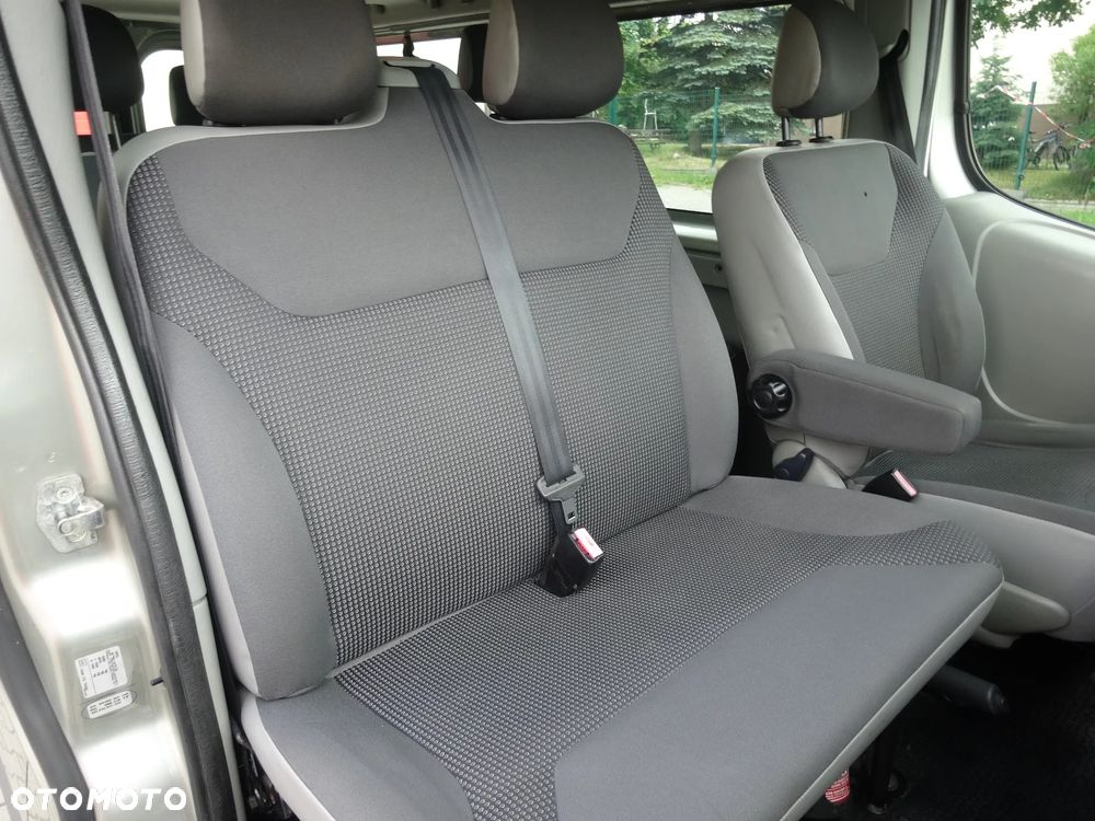 Opel Vivaro L2H1 2.9t Essentia - 12