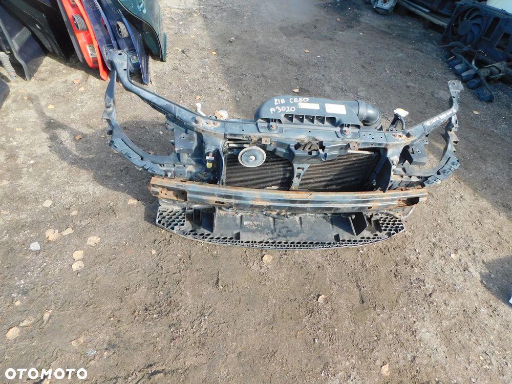 kia ceed pas przedni  nr A3020 WYSYŁKA - 1