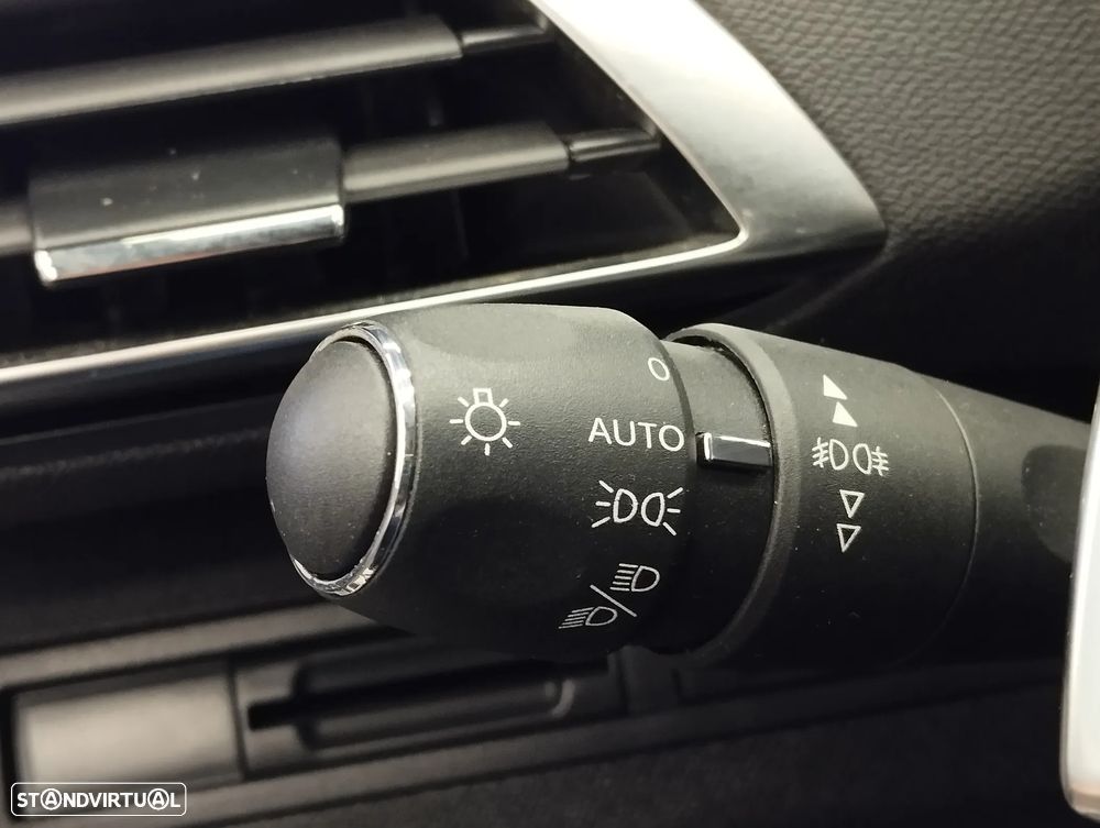 Peugeot 3008 1.5 BlueHDi GT EAT8 - 19