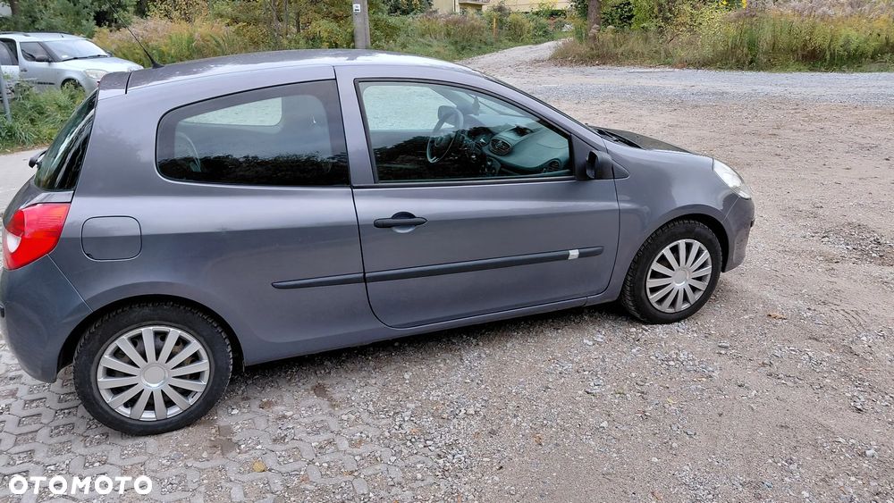 Renault Clio 2007 photo 4