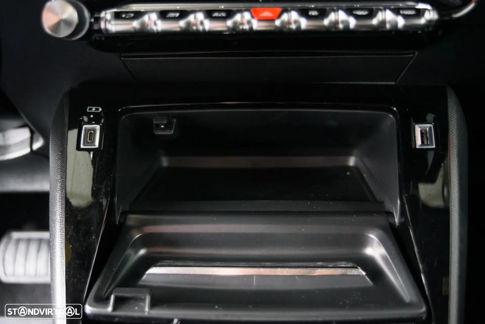 Peugeot 2008 - 37