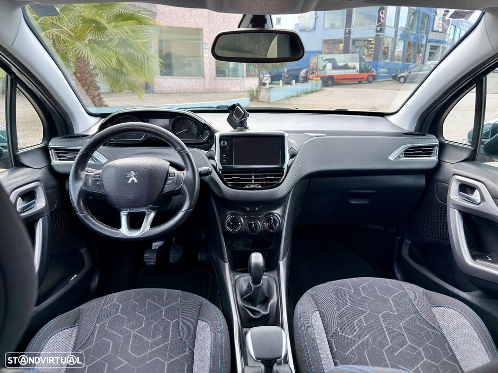 Peugeot 2008 - 11
