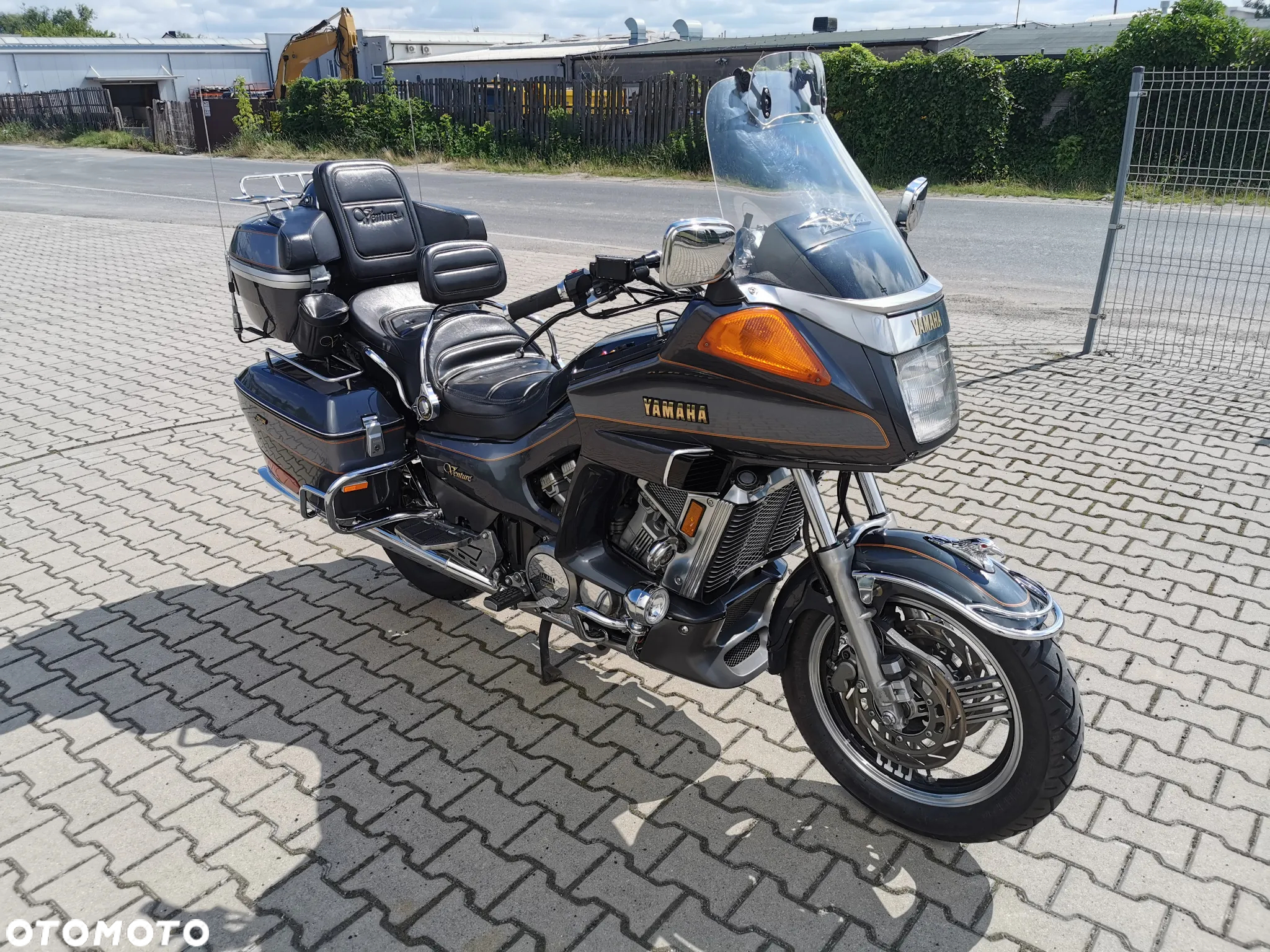 Yamaha XVZ - 6