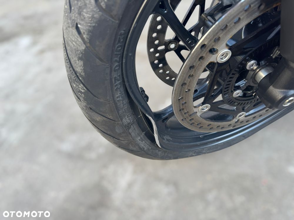 Triumph Street Triple - 25