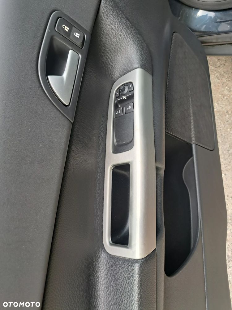 Volvo C30 2.0D Summum - 8