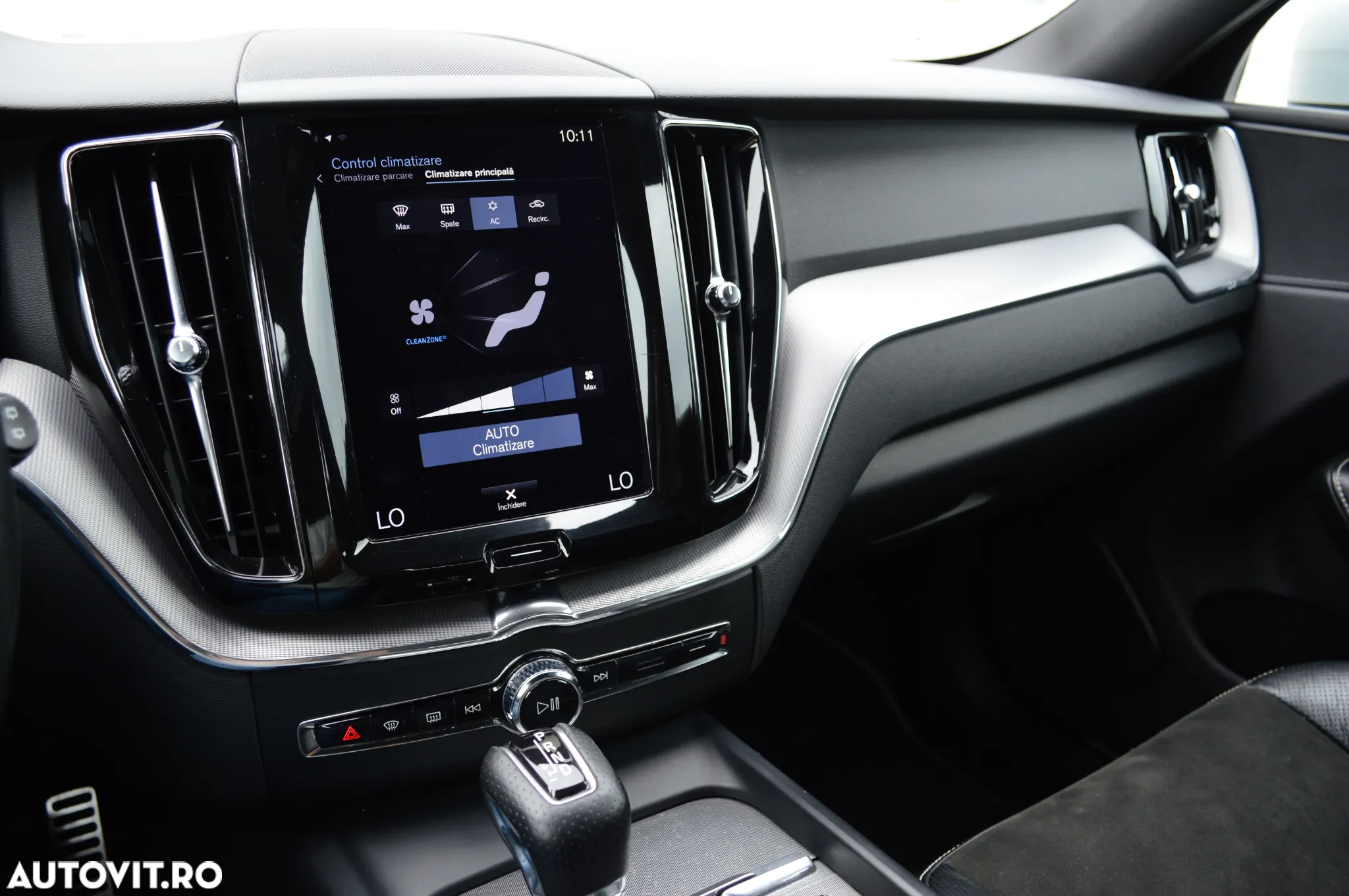 Volvo XC 60 D4 AWD Geartronic RDesign - 31