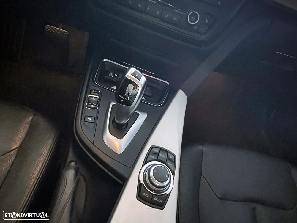 BMW 320 d Touring Sport Auto - 27