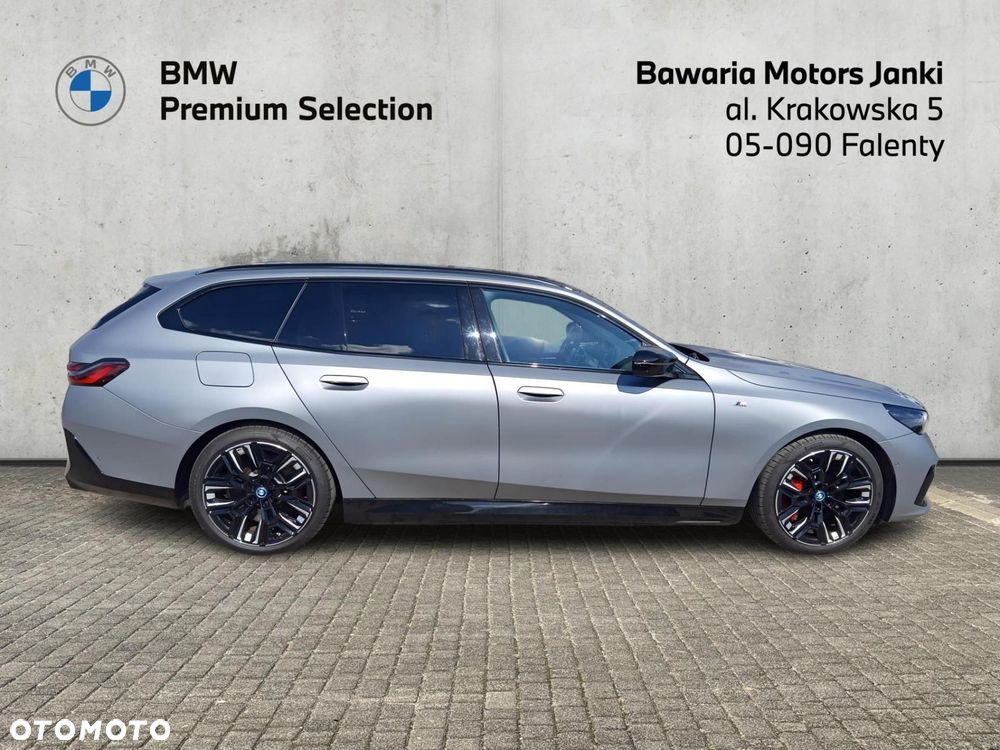 BMW i5 - 8