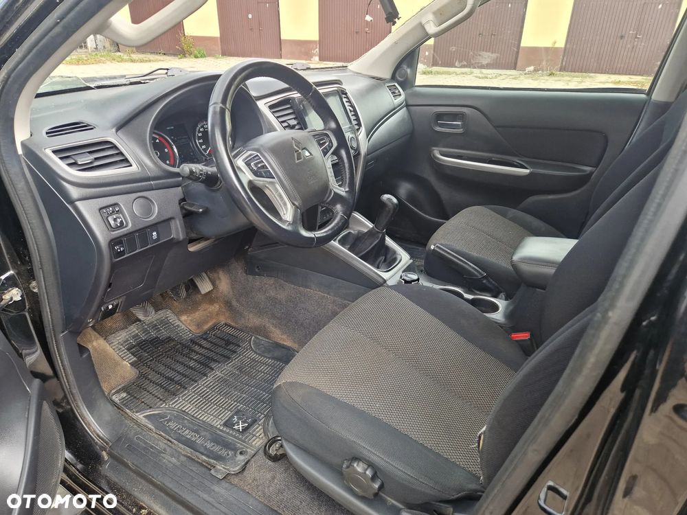 Mitsubishi L200 - 10