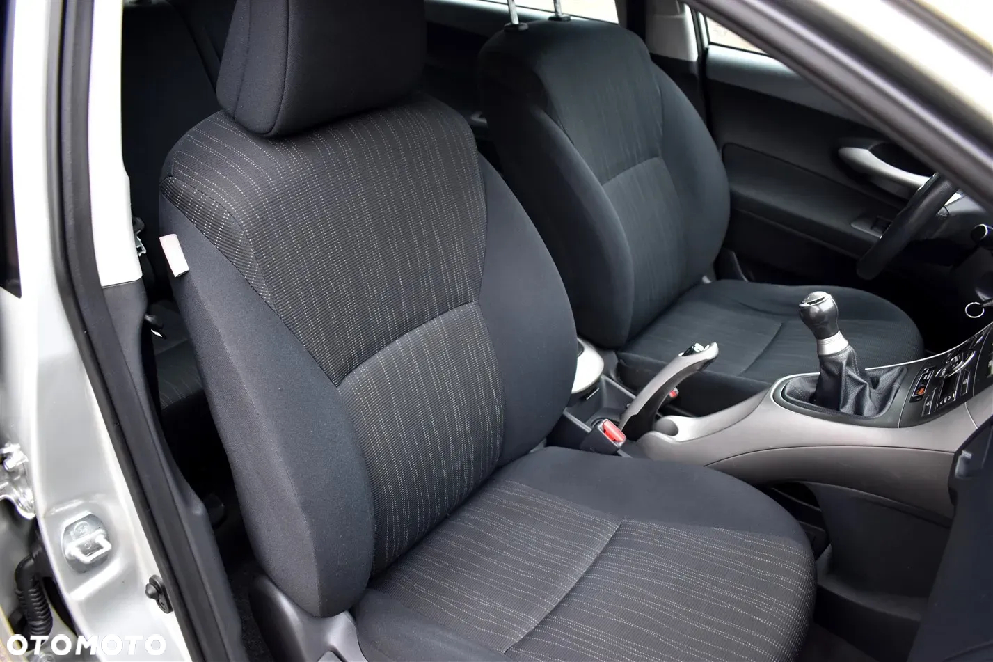 Toyota Auris 1.4 VVT-i Sol - 25