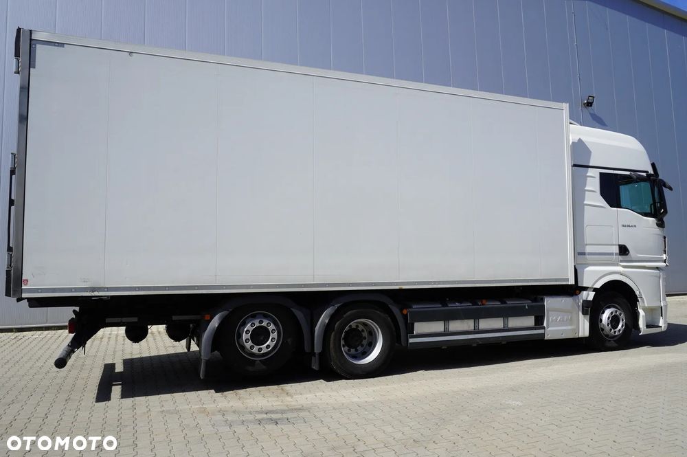 MAN TGX 26.470 6x2 / 80 tys km!! / 2023 / Chłodnia KRONE 18 EPAL / Thermoking T-1000 R Spectrum / Multitemperatura - 8