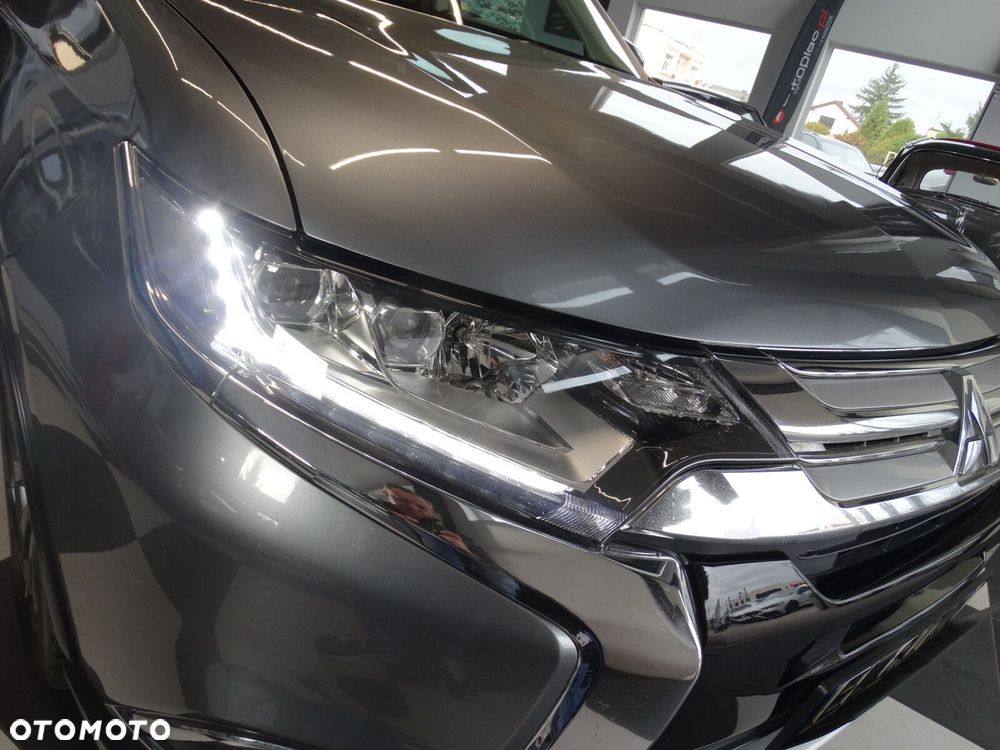 Mitsubishi Outlander - 38