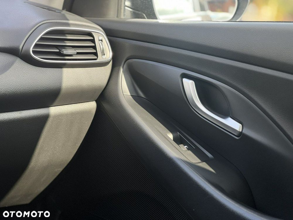 Hyundai i30 1.5 DPI Classic + - 36