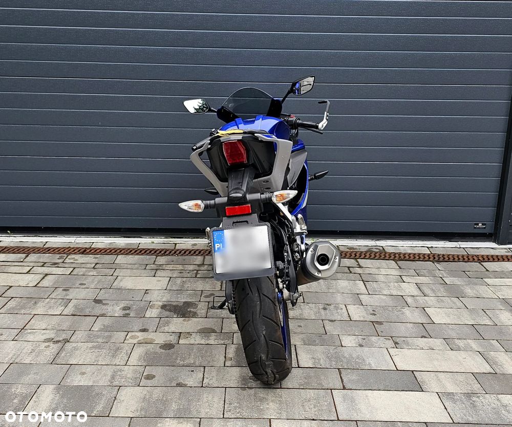 Yamaha YZF - 8