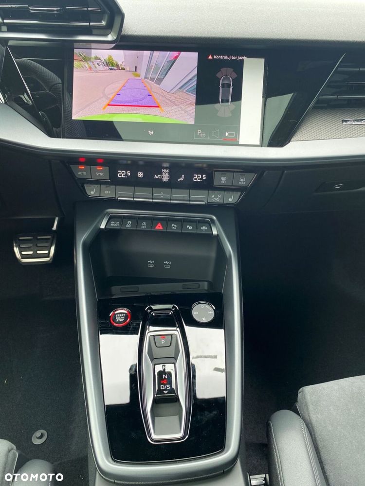 Audi RS3 Limousine - 12