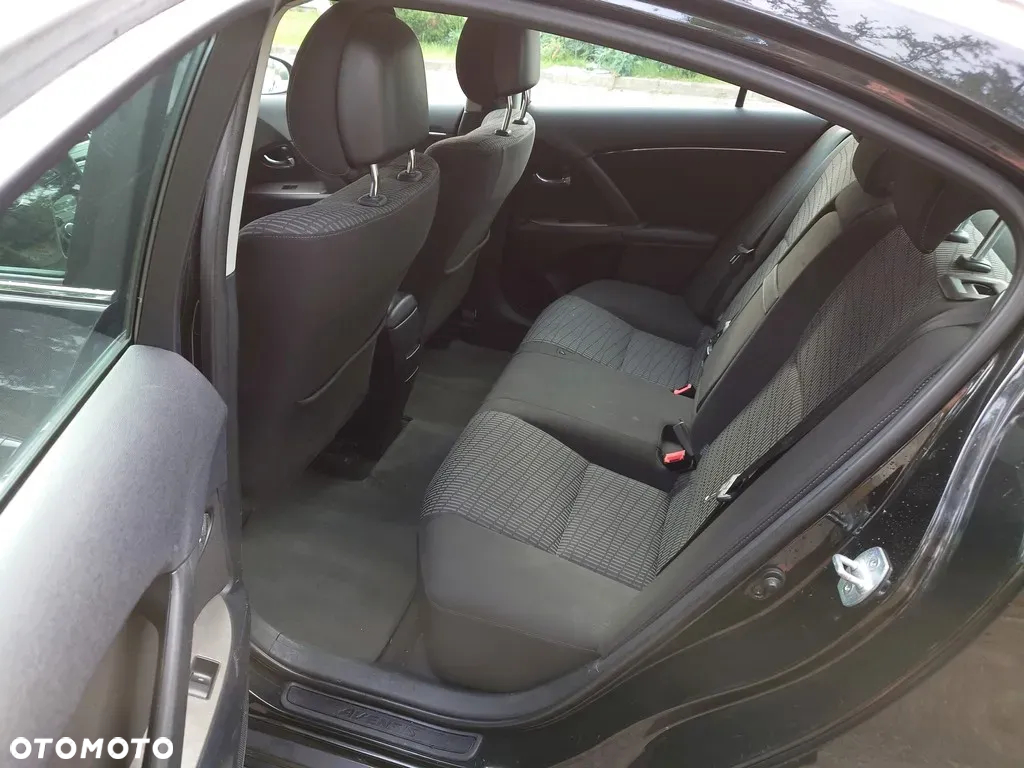 Toyota Avensis 1.8 Sol - 9
