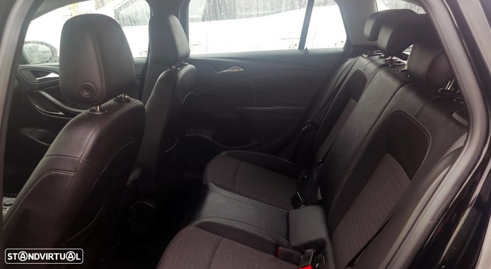 Opel Astra Sports Tourer - 12