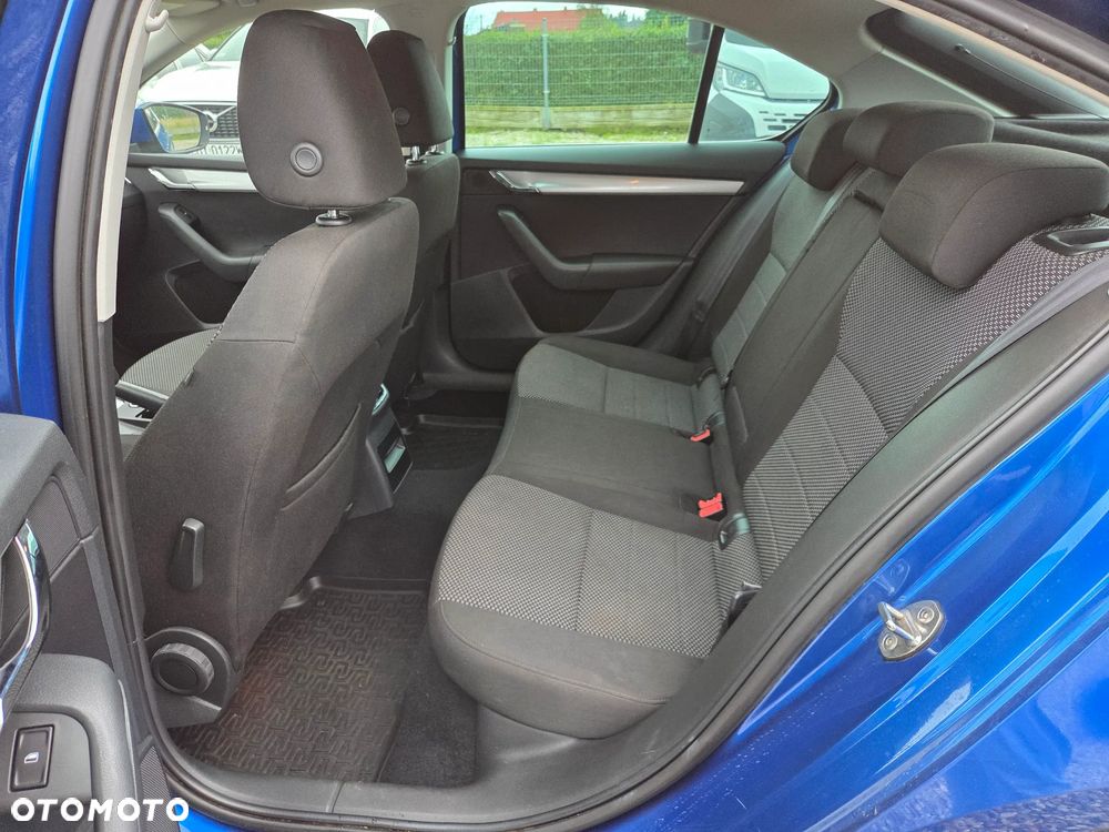 Skoda Octavia 1.4 TSI Ambition - 8
