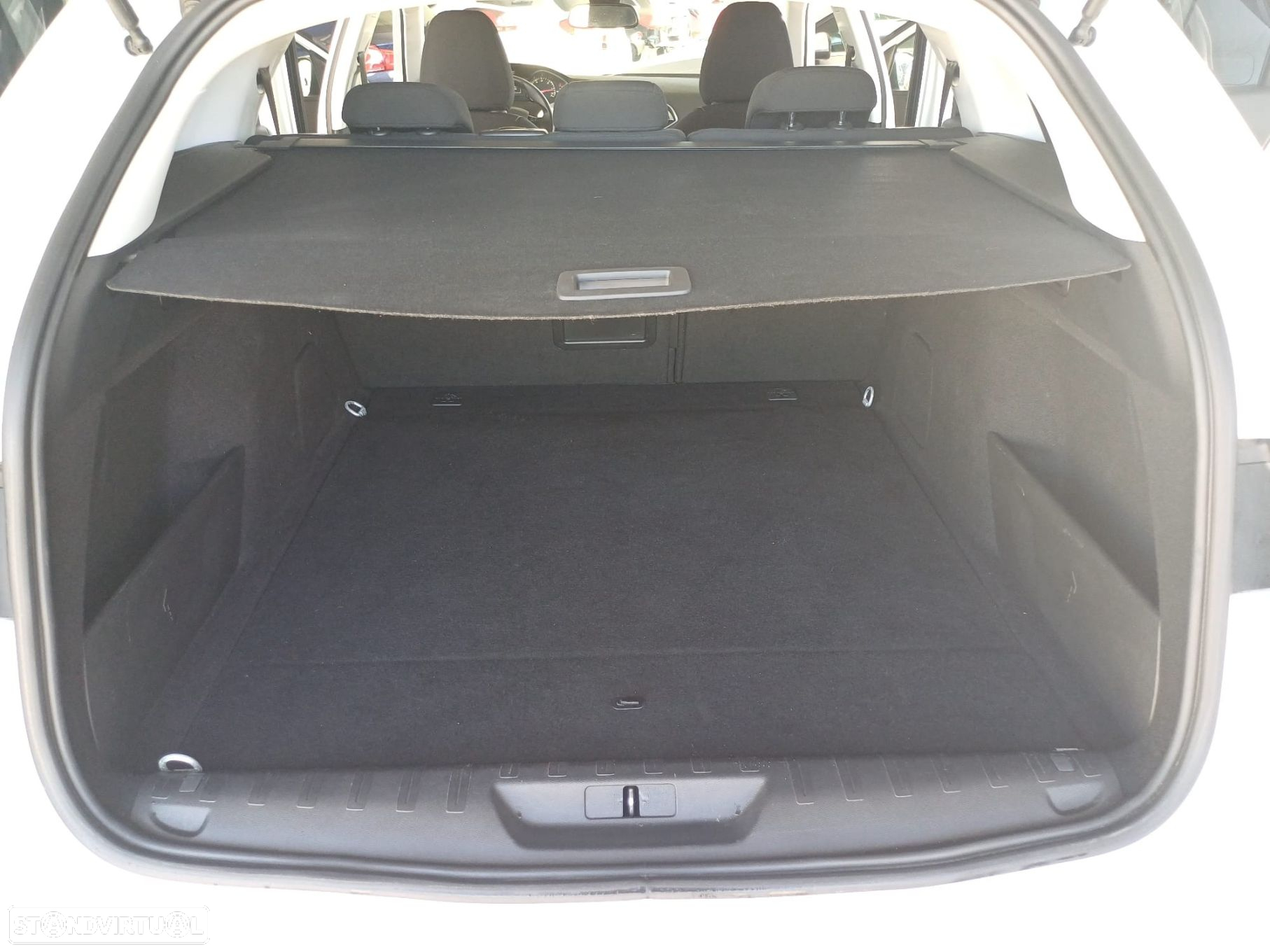 Peugeot 308 SW 1.5 BlueHDi Allure - 30