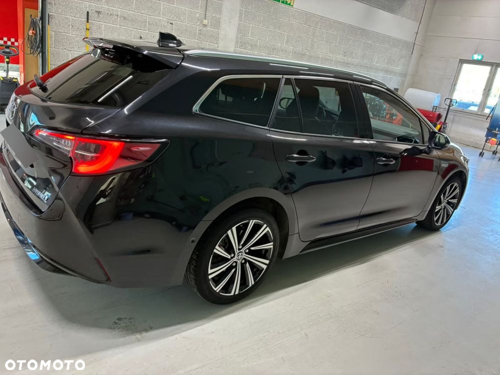 Toyota Corolla 1.8 Business Edition - 11
