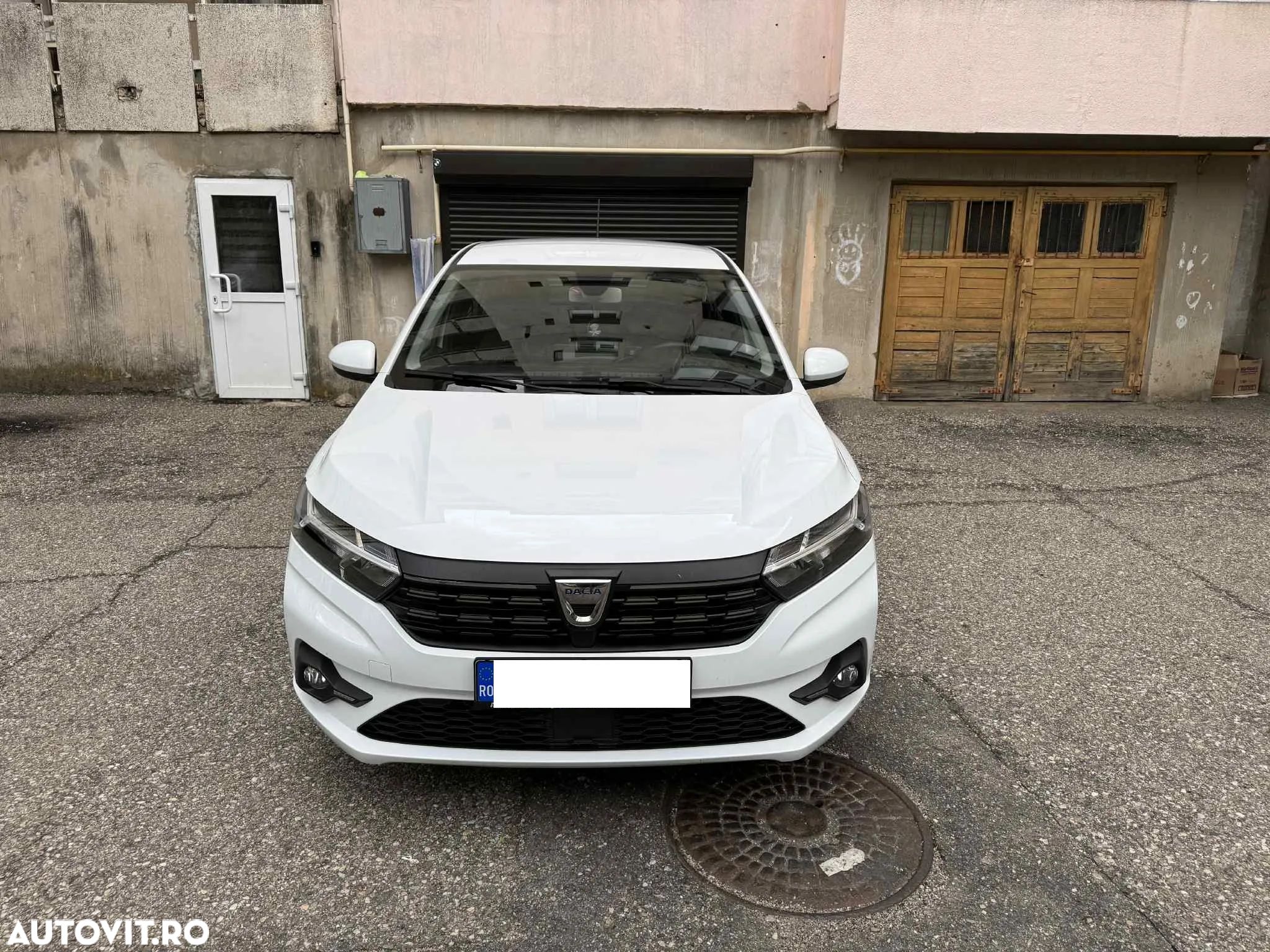 Dacia Logan TCe 90 MT6 Prestige - 1
