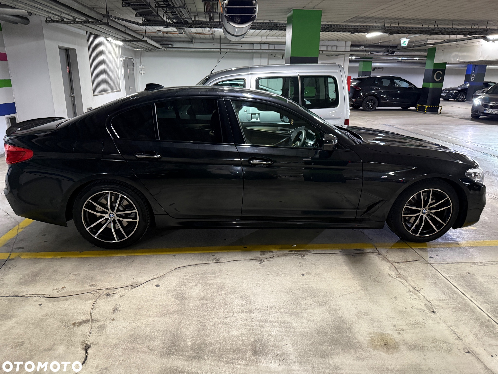 BMW Seria 5 520d M Sport - 4