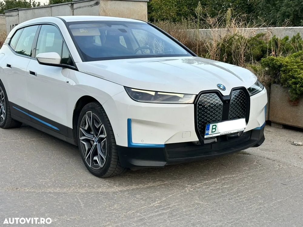 BMW iX - 1