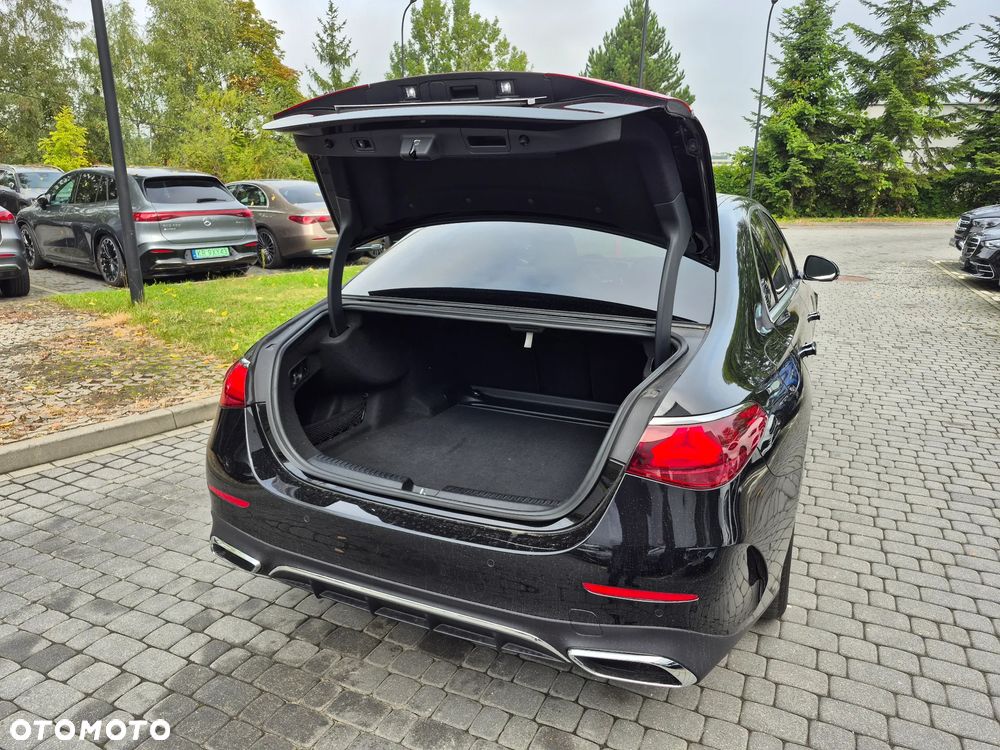 Mercedes-Benz Klasa E 220 d mHEV AMG 9G-Tronic - 17