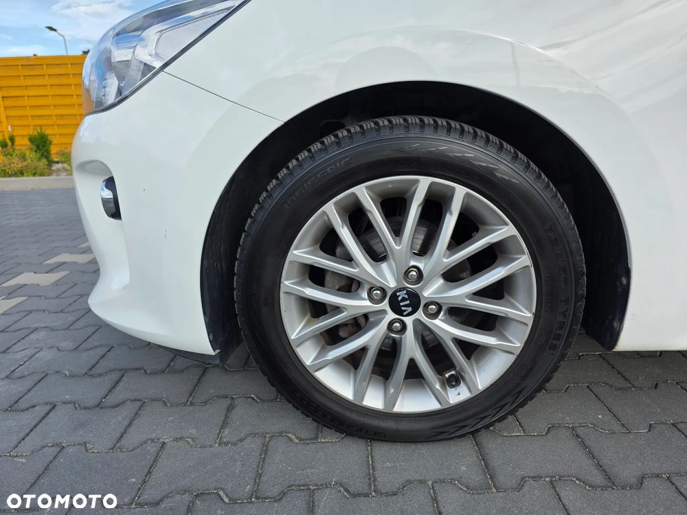 Kia Rio 1.4 L - 8