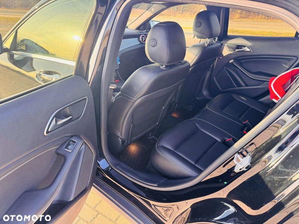 Mercedes-Benz GLA 250 7G-DCT Style - 13