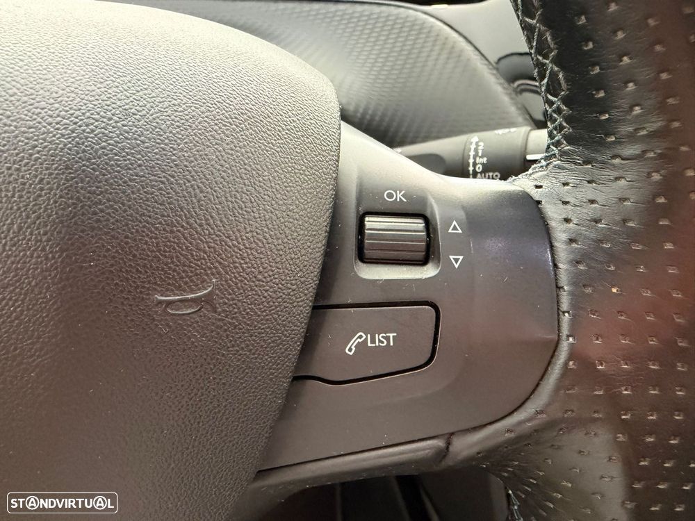 Peugeot 2008 1.2 PureTech Allure Pack EAT8 - 19