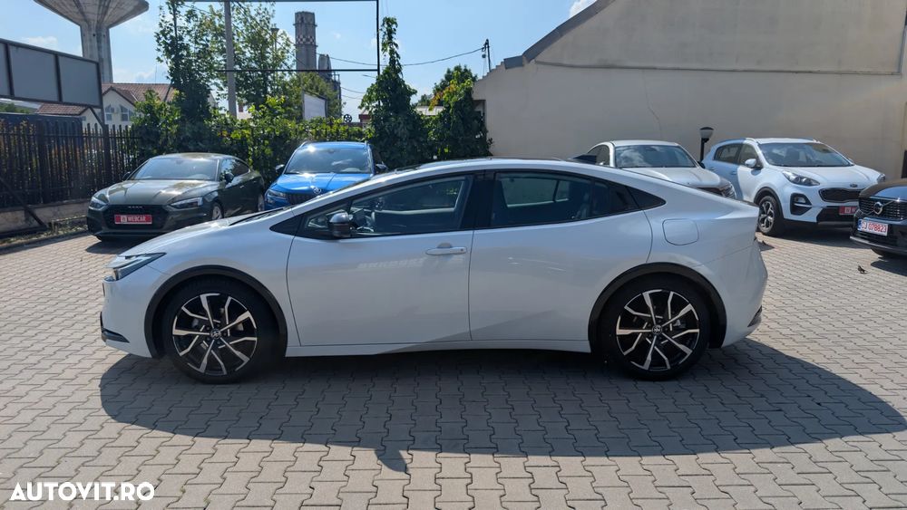 Toyota Prius - 4