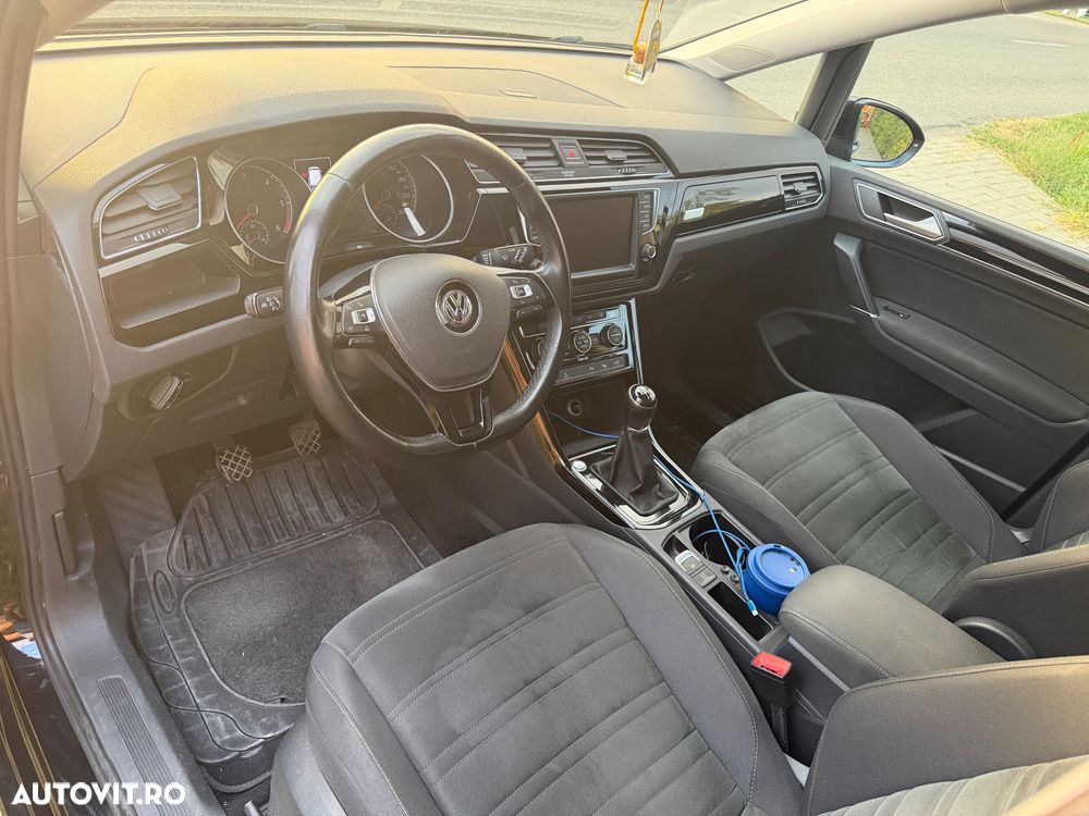 Volkswagen Touran 2.0 TDI SCR Highline - 7