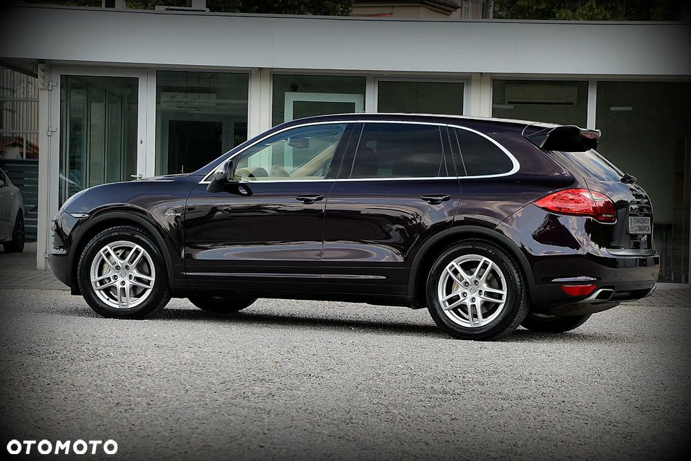 Porsche Cayenne - 4